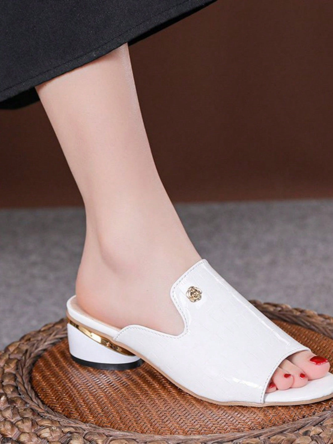 Archontia - Chunky Heel Sandals With Crocodile Pattern