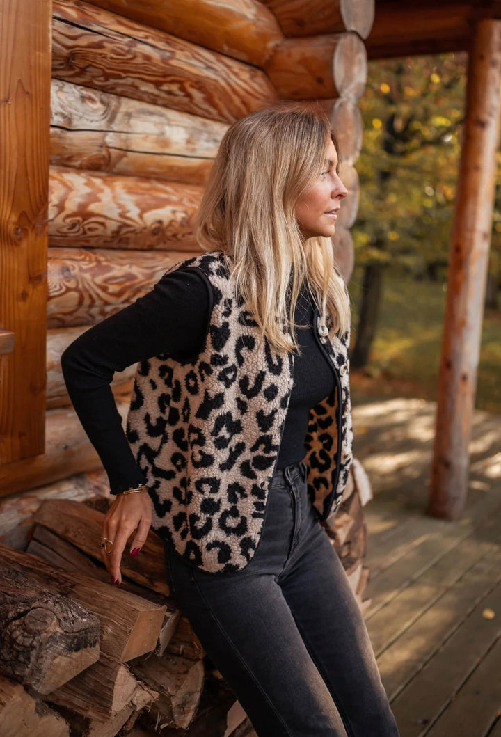 Astrd - Leopard Knitted Vest