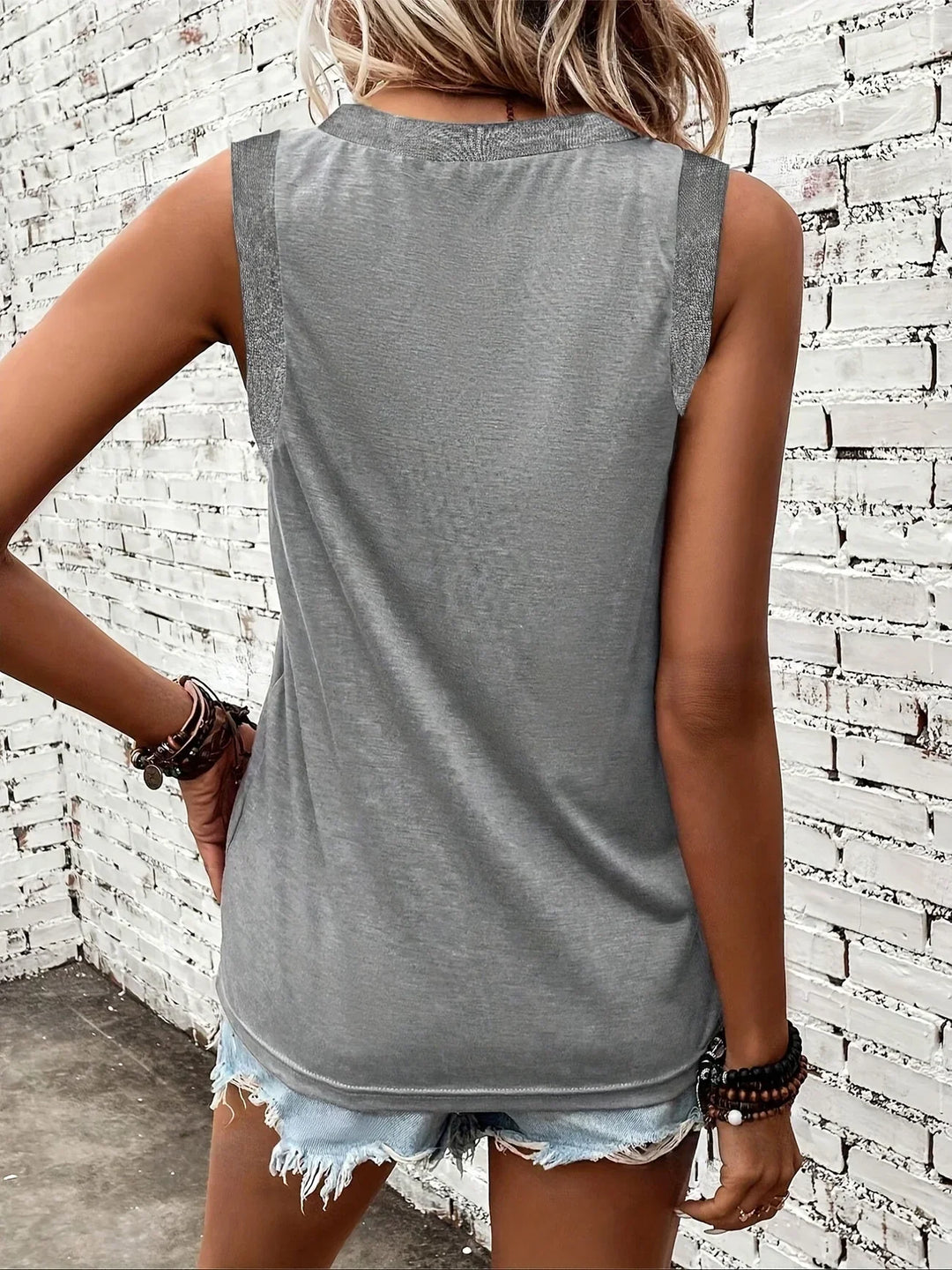 Analia - Breathable V-Neck And Sleeveless Top
