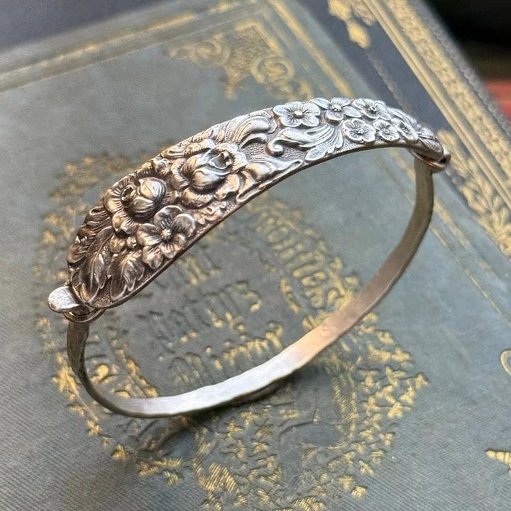 PetalCharm - Vintage Floral Engraved Silver Bracelet