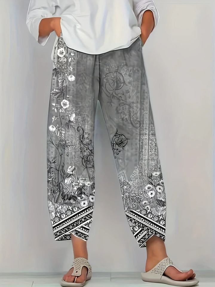 Kayden - Vintage Floral Capri Pants