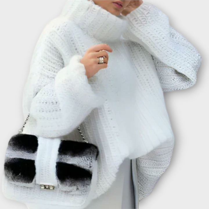 Paulina - Cozy Long Sleeve Women's Hoodie